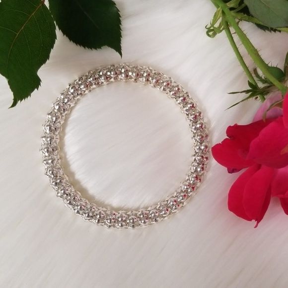 Beautiful Silvertone Bracelet  - Picture 2 of 8